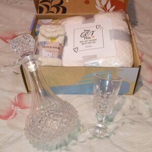 BEAUTIFUL WOMAN SPA GIFT PACKAGE WITH GLASS CRYSTAL DECANTER AND CRYSTAL GLASS